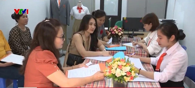 Phụ huynh đôn đáo tìm phương án “chống trượt” lớp 10