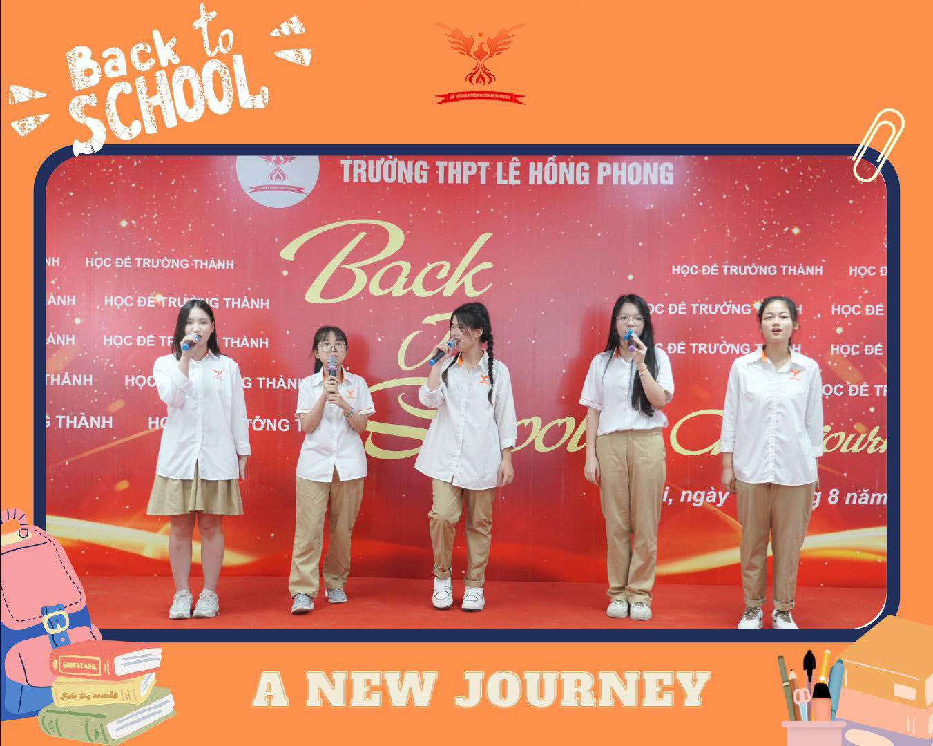 Học sinh hát văn nghệ ngày tựu trường