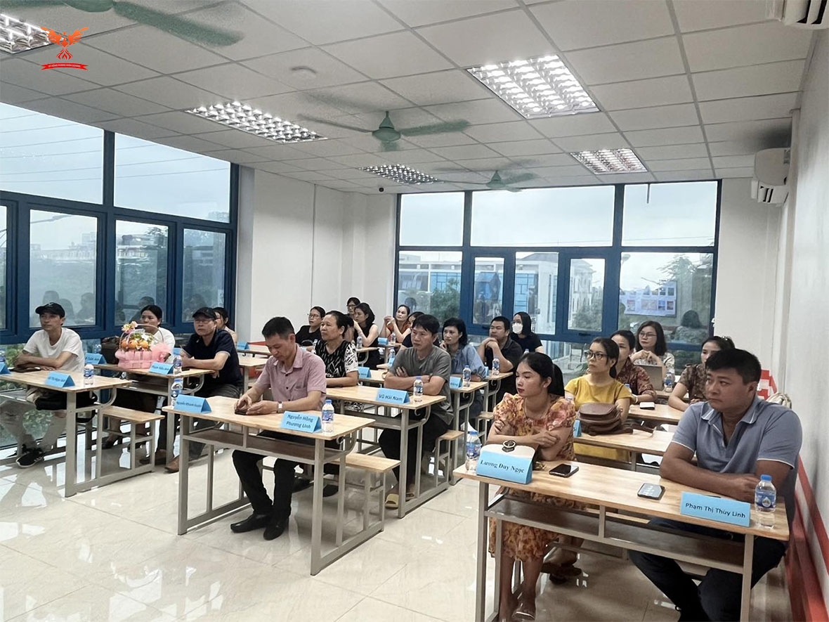 Họp đầu năm tại trường Lê Hồng Phong