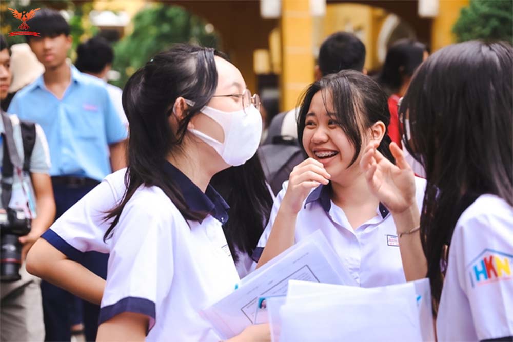 Đề thi vào lớp 10 môn Tiếng Anh tại Hà Nội trong 10 năm qua