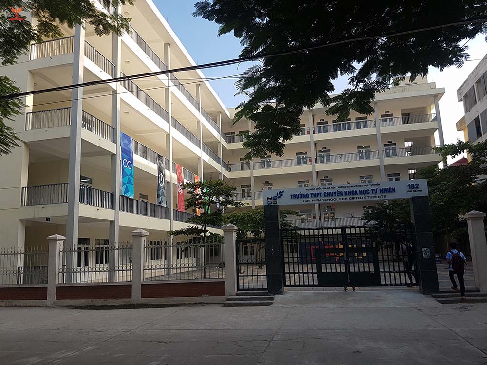 Trường cấp 3 chuyên Khoa Học Tự Nhiên