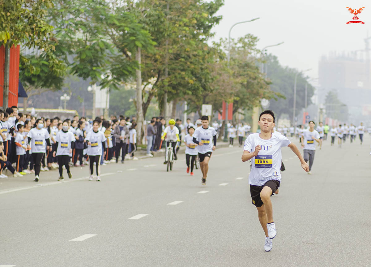 Tham gia các cuộc thi đấu thể thao và văn nghệ