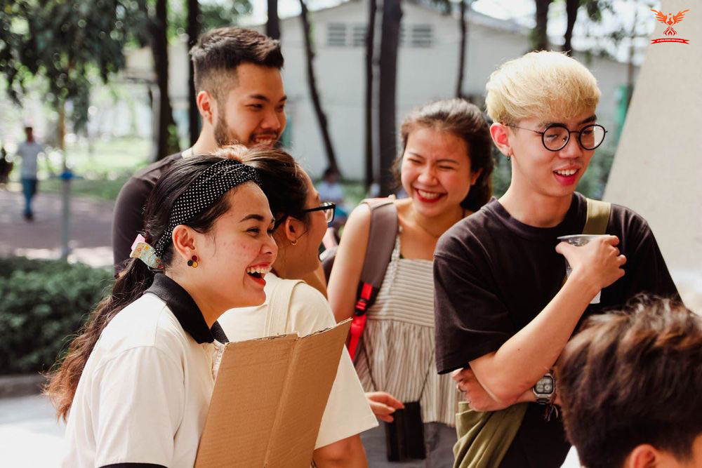 Tham gia các hoạt động ngoại khóa, câu lạc bộ, đội nhóm