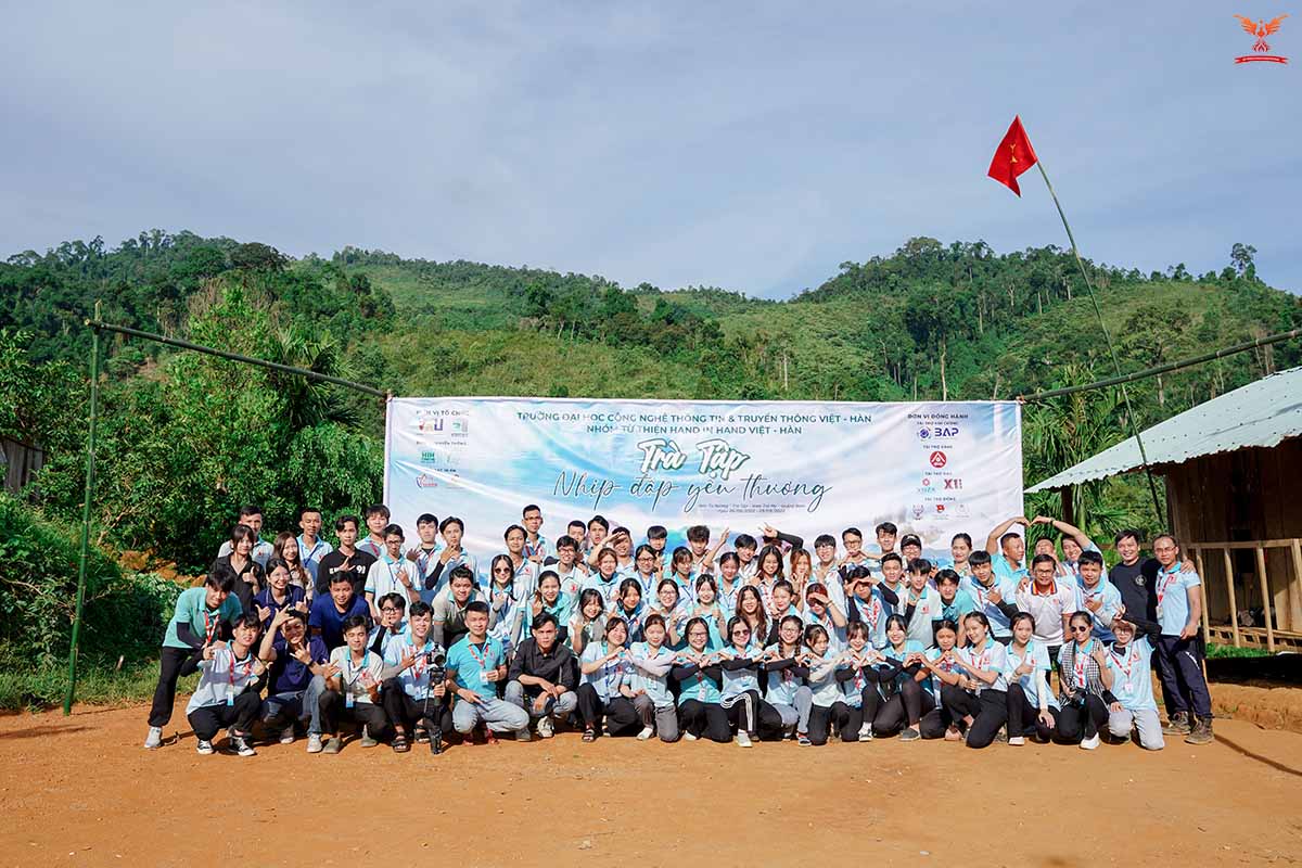 Tổ chức các chương trình từ thiện