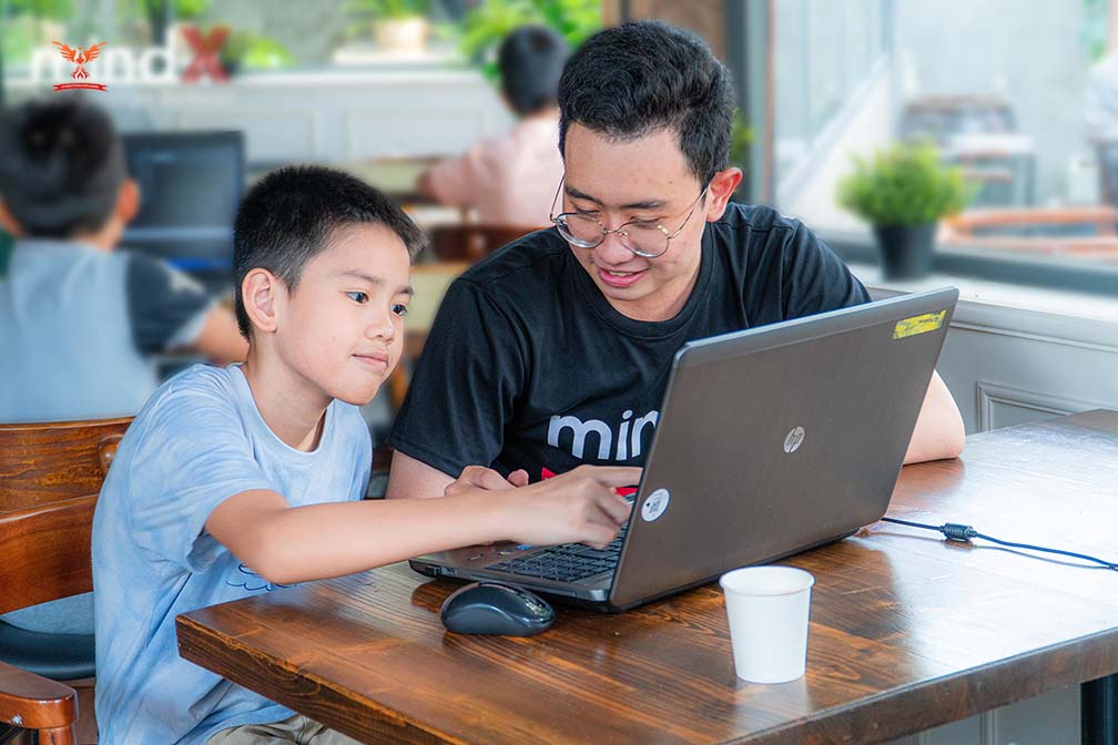 Bố Mẹ Có Nên Cho Con Học Thiết Kế Đồ Hoạ Từ Sớm