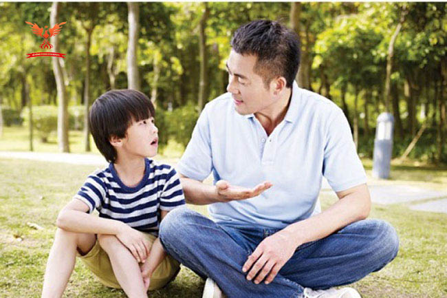 Dạy con biết lắng nghe