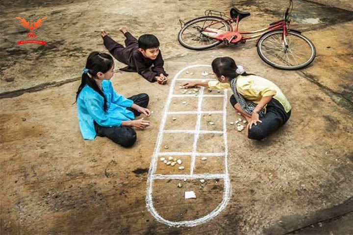 Dạy trẻ chơi các trò chơi phù hợp