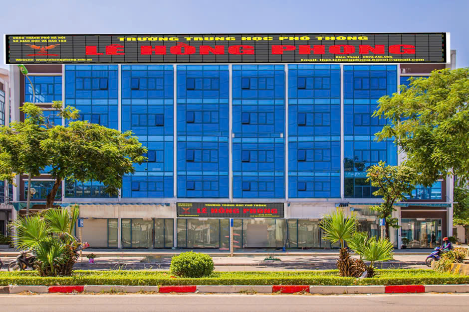 BẢN TIN ĐẨY MẠNH TƯ VẤN CHO HỌC SINH TRƯỚC NGƯỠNG CỬA CHỌN NHÀNH NGHỀ