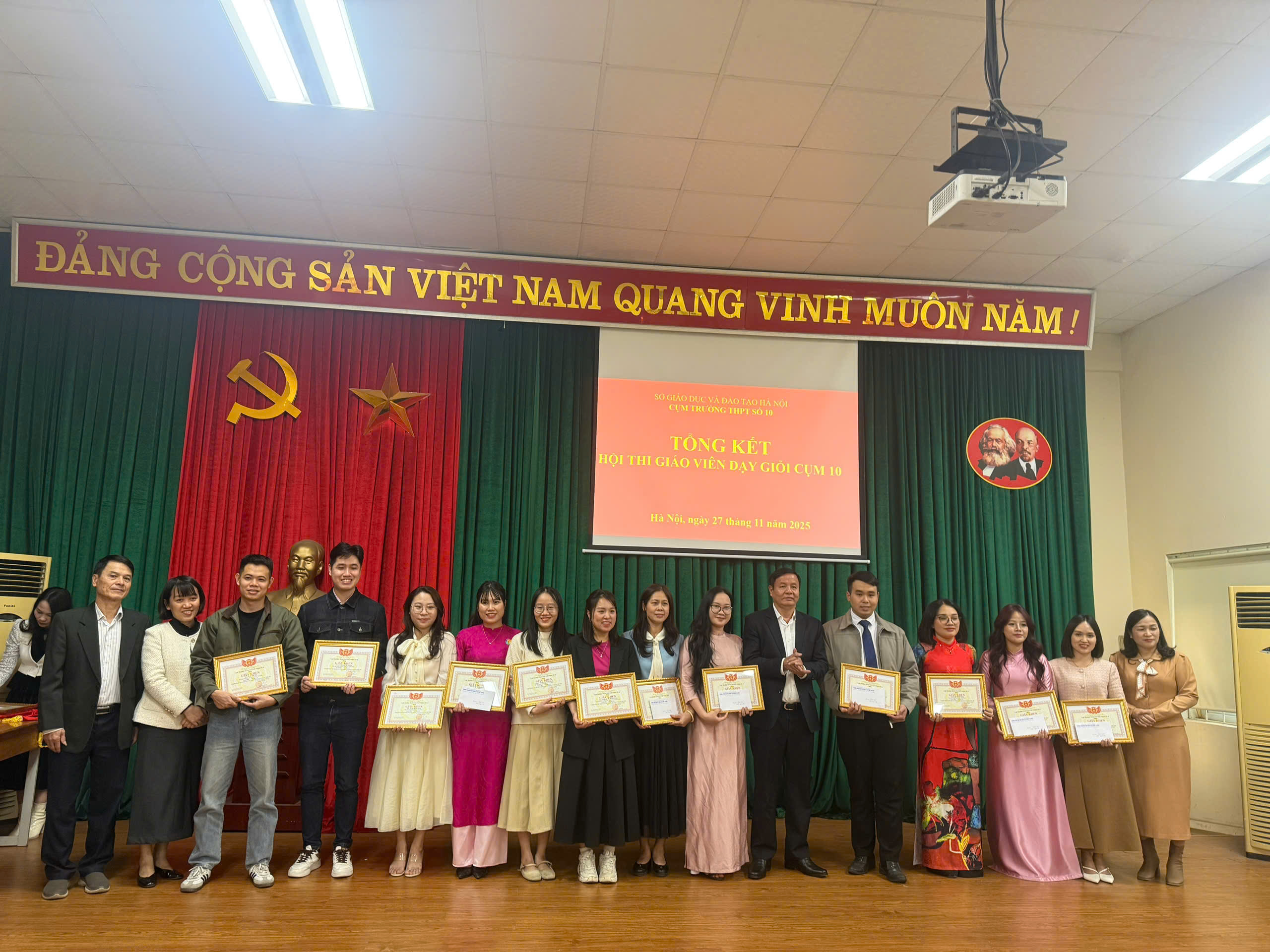 VINH DANH CÔ NGUYỄN THỊ PHƯƠNG – ĐẠT GIẢI NHÌ MÔN NGỮ VĂN TRONG HỘI THI GIÁO VIÊN GIỎI CẤP CỤM