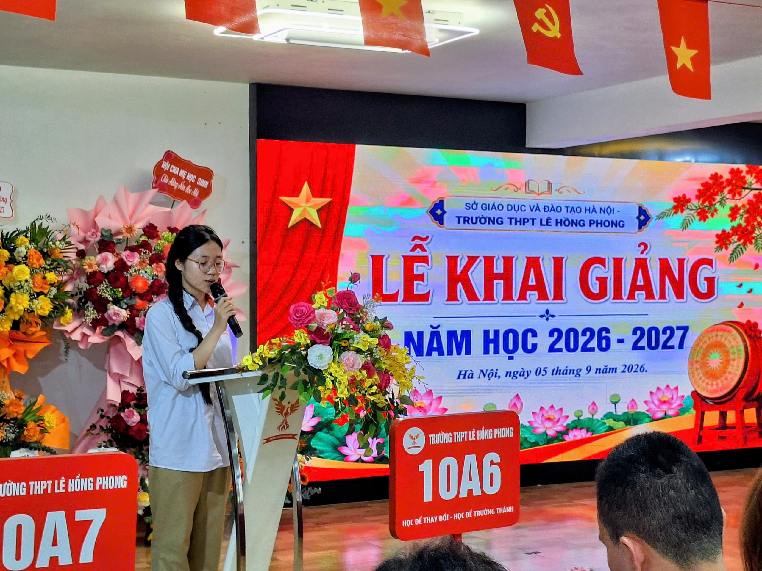 LỄ KHAI GIẢNG NĂM HỌC 2026 – 2027: RỘN RÀNG TỰU TRƯỜNG TẠI THPT LÊ HỒNG PHONG